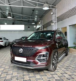 MG Hector Plus 2020-2023 MG Hector Plus Smart Diesel MT 7 STR