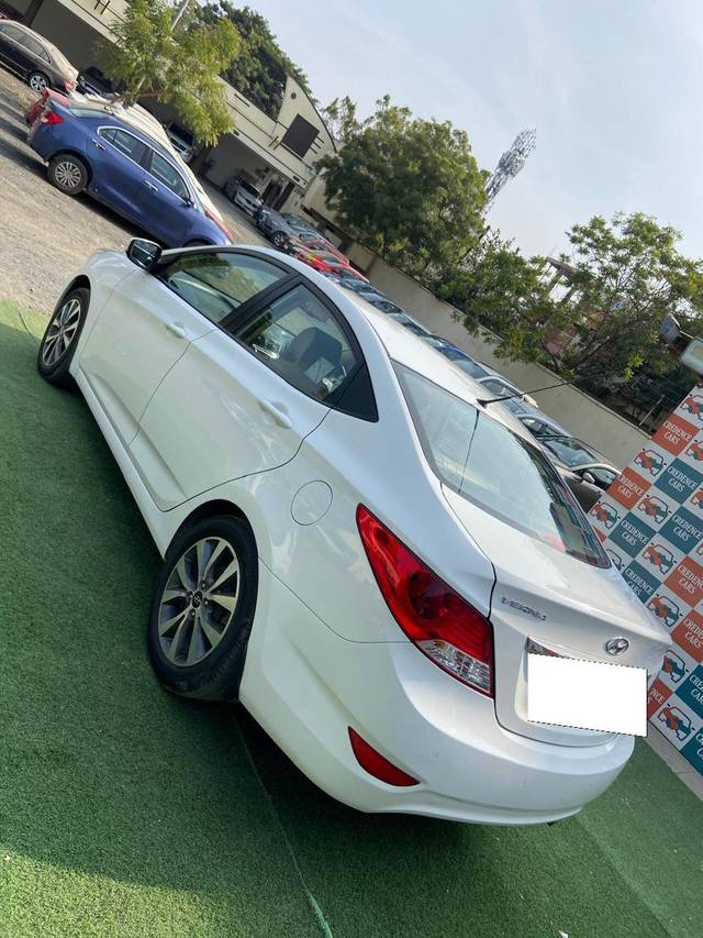 https://images10.gaadi.com/usedcar_image/4258240/original/processed_471eea082ae7bb669a782fe6e0466a56.jpg?imwidth=6402