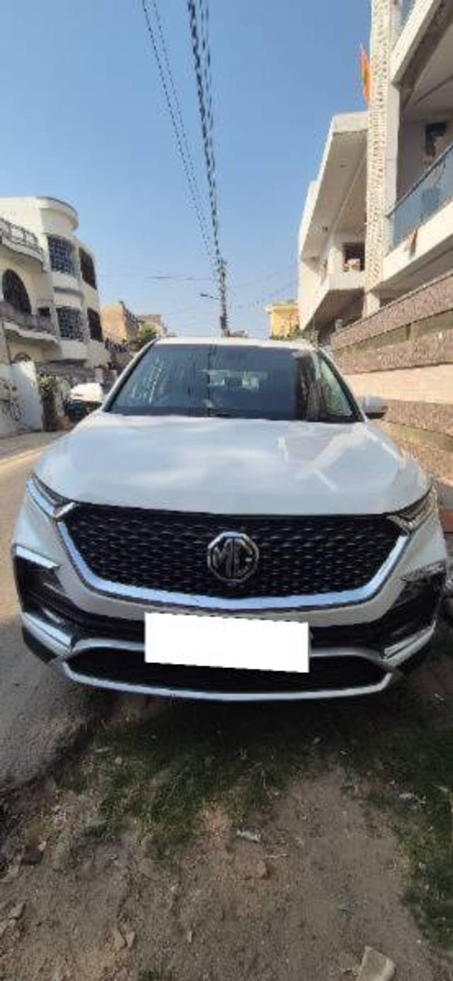 https://images10.gaadi.com/usedcar_image/4258260/original/processed_be898c35-e674-44a1-9019-cc23dad6192e.jpg?imwidth=6400