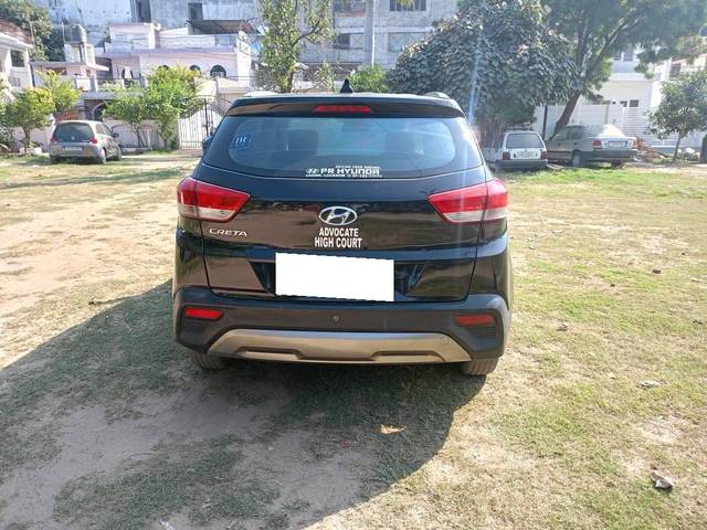 https://images10.gaadi.com/usedcar_image/4258281/original/processed_b0589f4bd31561cfcb6647378e05a542.jpg?imwidth=6402