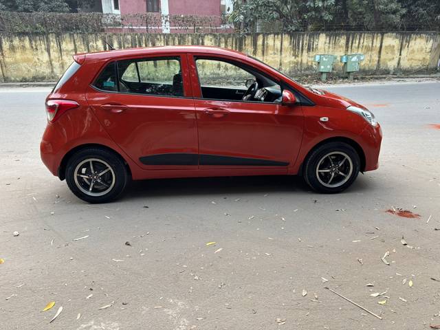 https://images10.gaadi.com/usedcar_image/4258365/original/60e7167697b5d9631d0269b5ae013bff.jpg?imwidth=6401