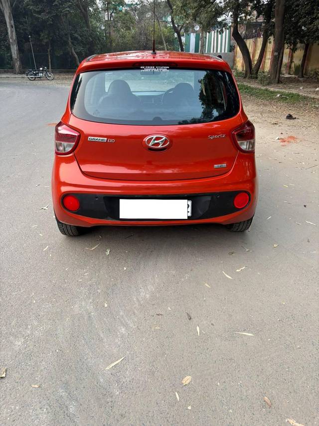 https://images10.gaadi.com/usedcar_image/4258365/original/processed_92d2d6bf0638328c7b8938a75efaebd3.jpg?imwidth=6402