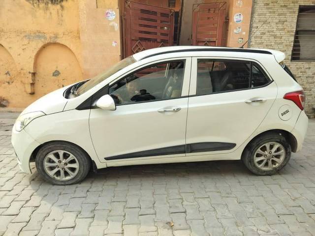 https://images10.gaadi.com/usedcar_image/4258372/original/processed_78ae4cd9-6543-448c-9e69-e0e09a552b56.jpg?imwidth=6402