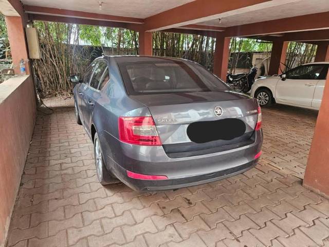 https://images10.gaadi.com/usedcar_image/4258417/original/processed_e7459b05-d921-4d5b-919e-b8338b678d86.jpg?imwidth=6402