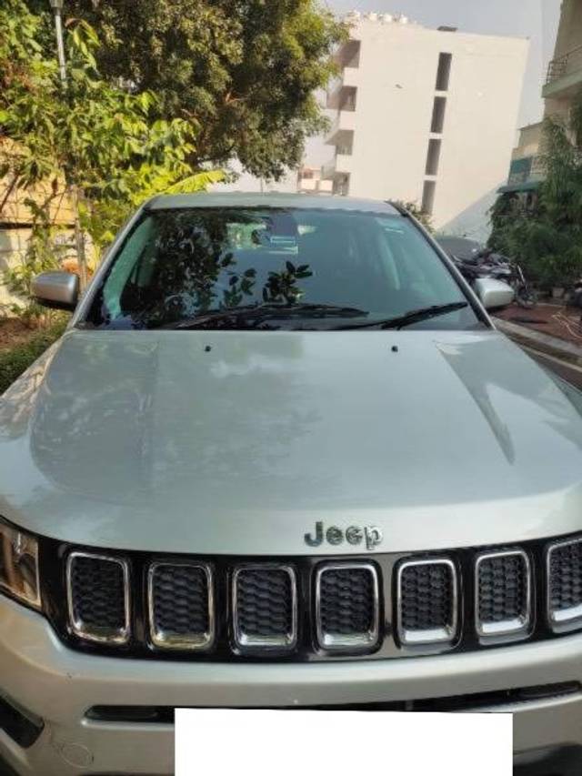 https://images10.gaadi.com/usedcar_image/4258424/original/processed_49dfee47-2905-4611-b763-758f95ff32de.jpeg?imwidth=6401