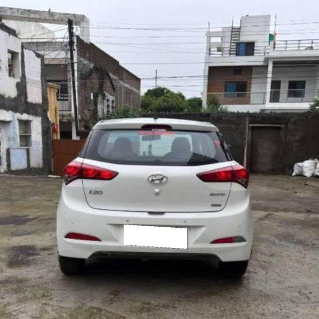 https://images10.gaadi.com/usedcar_image/4258484/original/processed_03b3907e-856b-4be5-8814-293a81e2dfb8.jpg?imwidth=6402