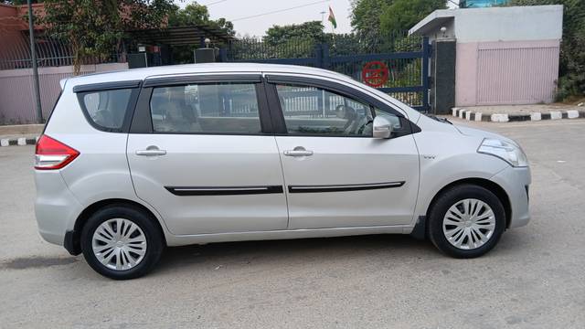 https://images10.gaadi.com/usedcar_image/4258605/original/cfa0826950912d7bf89d6e24a2a4190b.jpg?imwidth=6401