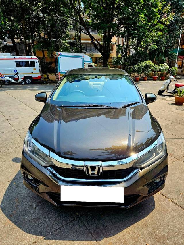 https://images10.gaadi.com/usedcar_image/4258627/original/processed_1cbbb3f7cb9d9a4688c0b6154cccc075.jpeg?imwidth=6402