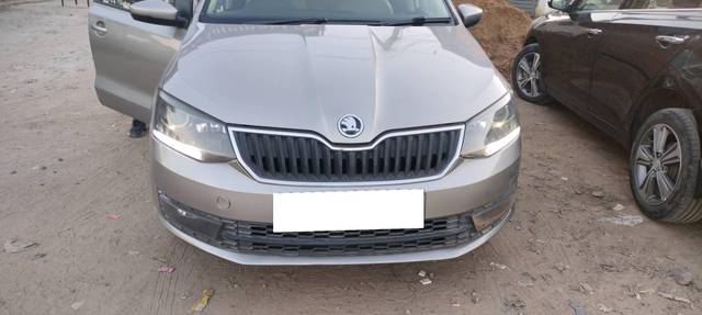 https://images10.gaadi.com/usedcar_image/4258686/original/processed_153a04f167839409839fc2d86fac64fd.jpg?imwidth=6402