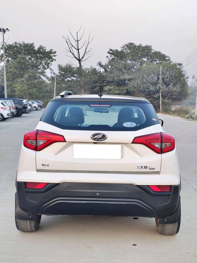 https://images10.gaadi.com/usedcar_image/4258703/original/processed_a757bfcc222fb8edfe806e005a72c146.jpg?imwidth=6401