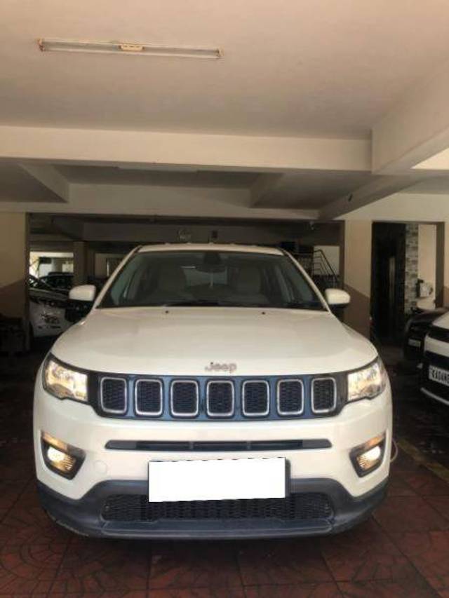 https://images10.gaadi.com/usedcar_image/4258706/original/2bbb9eac27babecc8fe9c300e6e789c3.jpeg?imwidth=6400