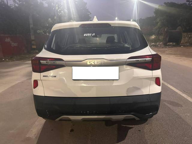 https://images10.gaadi.com/usedcar_image/4258751/original/processed_b2c9b8ca432e19cde9029d0d8d32f25f.jpg?imwidth=6402