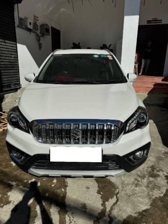 https://images10.gaadi.com/usedcar_image/4258818/original/processed_64d2498e-bef3-49e2-bbe8-6283b858e640.jpg?imwidth=6402