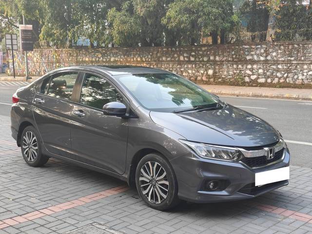 https://images10.gaadi.com/usedcar_image/4258843/original/processed_e983c6c43588464dc0ba4b03200e1ebd.jpg?imwidth=6400