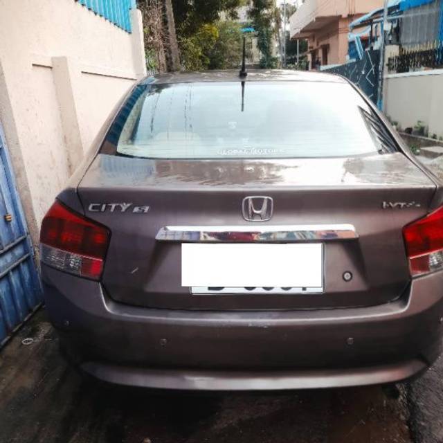 https://images10.gaadi.com/usedcar_image/4258940/original/processed_3c191d6e-0a26-4cae-abfd-96678f35b44c.jpg?imwidth=6402