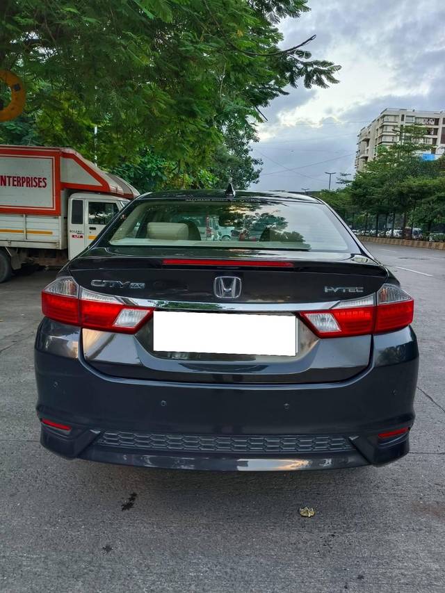 https://images10.gaadi.com/usedcar_image/4258970/original/processed_8e5bbd427966d130d792b14b67b0ccef.jpeg?imwidth=6402