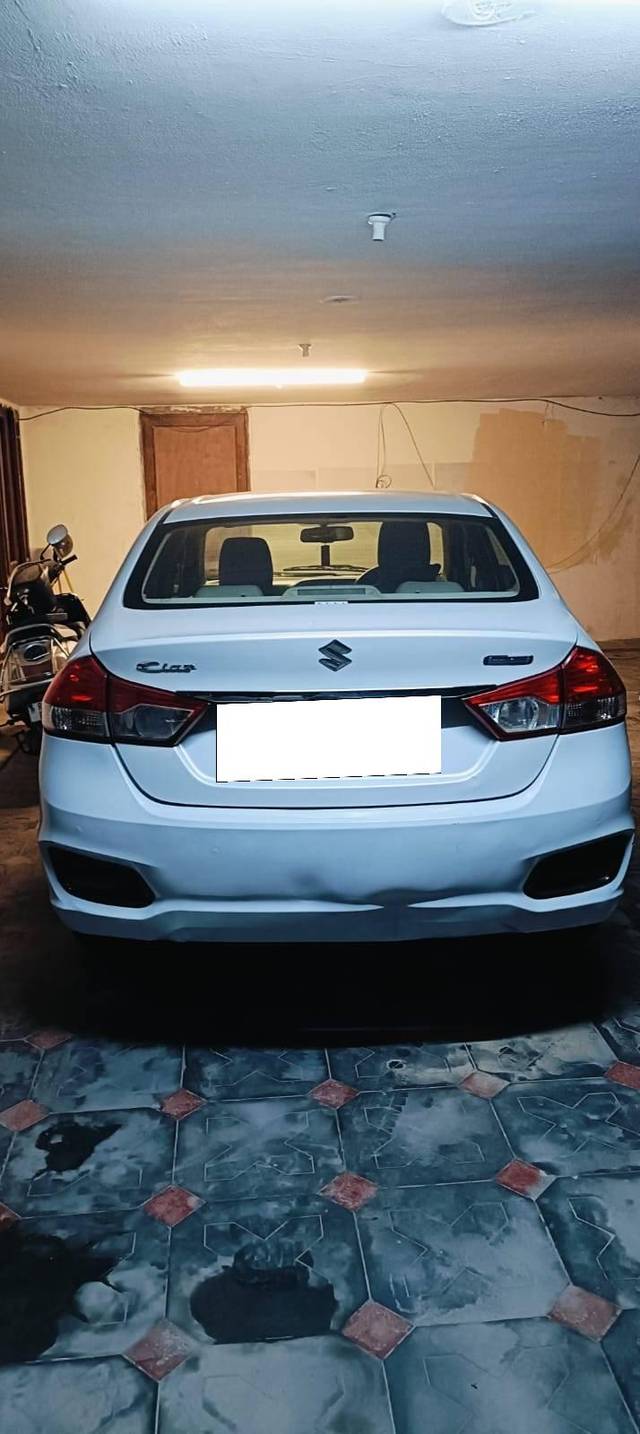 https://images10.gaadi.com/usedcar_image/4259047/original/processed_6a24f03a-55ff-4125-b288-44ab228a480f.jpeg?imwidth=6401