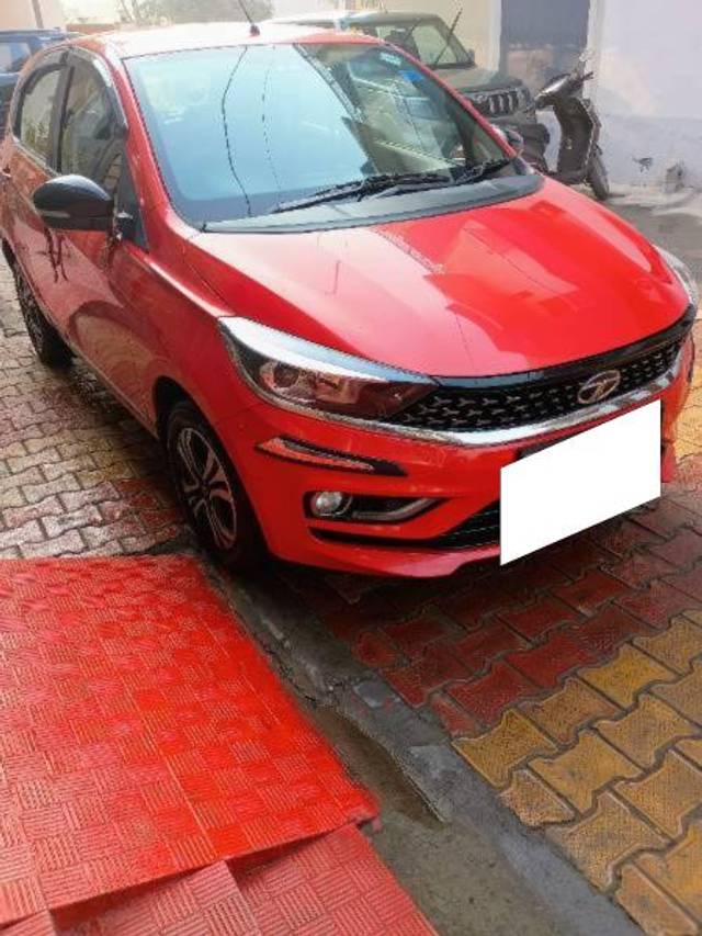 https://images10.gaadi.com/usedcar_image/4259052/original/processed_c5688489-9755-4600-8c75-f6f50dc76b2f.jpg?imwidth=6400