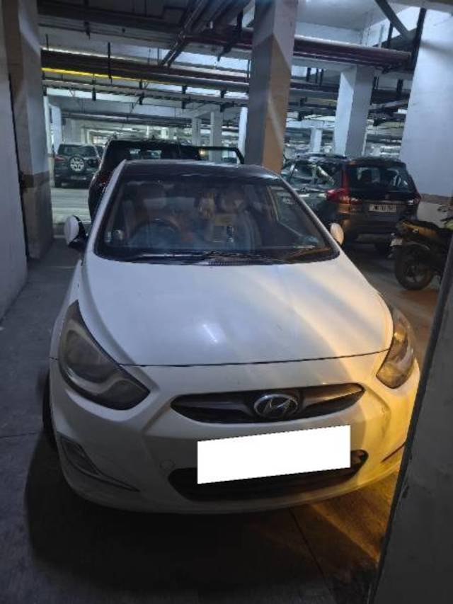 https://images10.gaadi.com/usedcar_image/4259205/original/processed_b2405f1a-4faf-4b0e-b0eb-16fc66141834.jpg?imwidth=6400