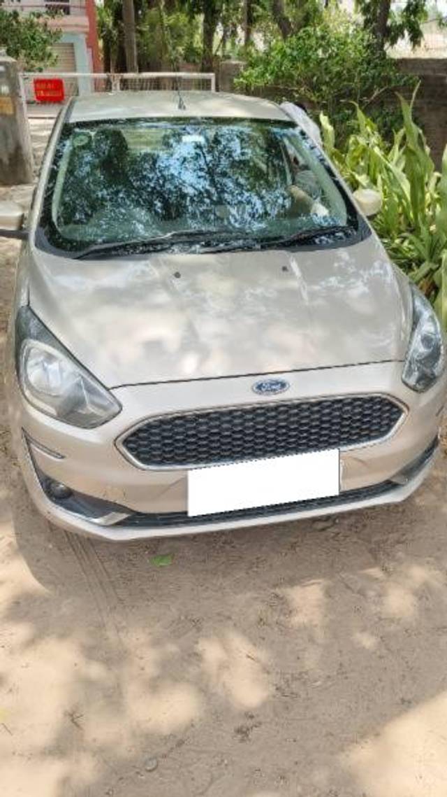 https://images10.gaadi.com/usedcar_image/4259246/original/processed_4c8773e8-b0e9-4d98-9015-f688d3ce82f4.jpeg?imwidth=6401