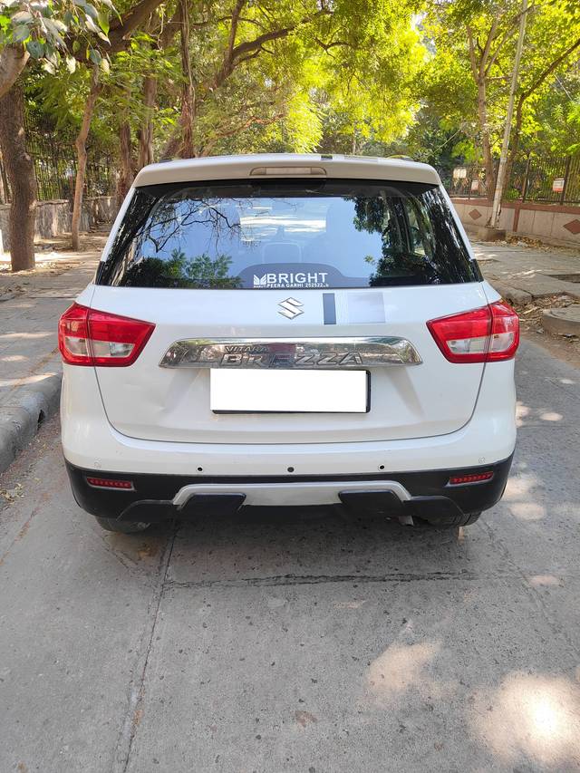 https://images10.gaadi.com/usedcar_image/4259318/original/processed_70950944d141a1b26edb9435b7e63fb6.jpg?imwidth=6401