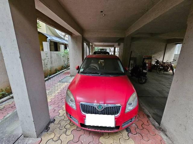 https://images10.gaadi.com/usedcar_image/4259380/original/processed_2df84bca-2cf5-4257-aed0-c5348284365f.jpg?imwidth=6400