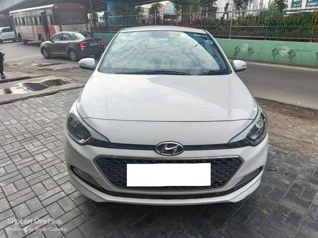 https://images10.gaadi.com/usedcar_image/4259448/original/processed_6bcdc2d4-dc59-41f2-92f3-dcdd06d9ad77.jpeg?imwidth=6400