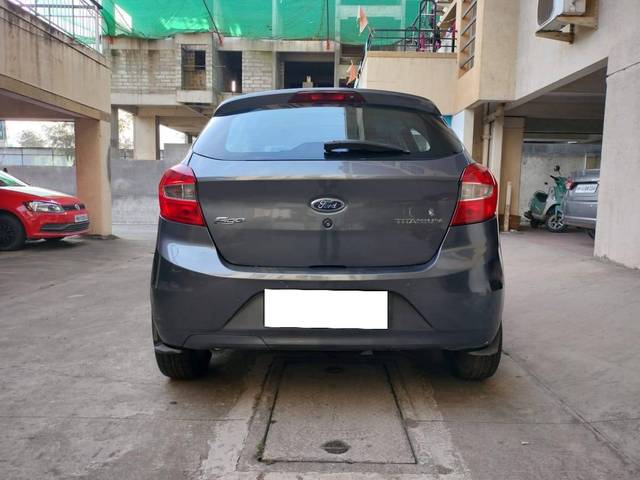 https://images10.gaadi.com/usedcar_image/4259512/original/processed_c655402880719aef0653e02a45b605a2.jpg?imwidth=6401