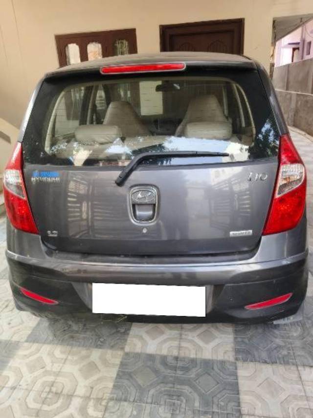 https://images10.gaadi.com/usedcar_image/4259539/original/processed_949ca373-1585-4361-860f-07ddfa25ab40.jpg?imwidth=6401