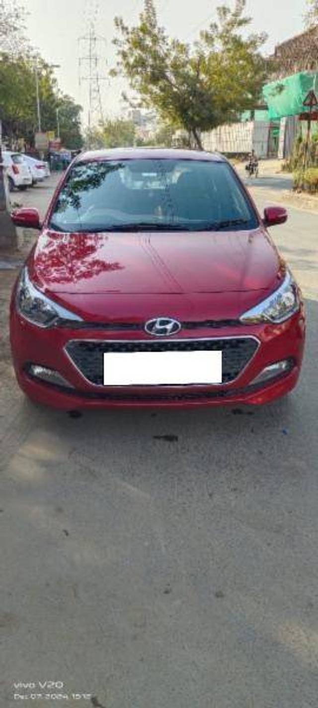 https://images10.gaadi.com/usedcar_image/4259550/original/323e588d639272ccad7587254f350b06.jpeg?imwidth=6400