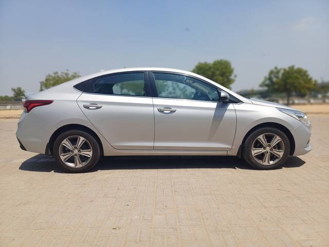 https://images10.gaadi.com/usedcar_image/4259591/original/21082438742561a7269a94d6075c6c40.jpg?imwidth=6401