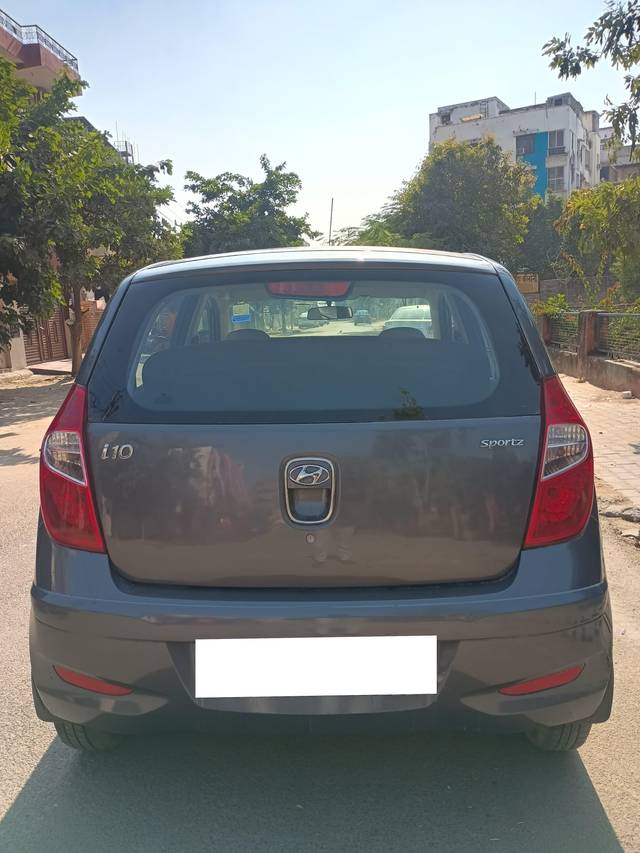 https://images10.gaadi.com/usedcar_image/4259660/original/processed_d605b6ed80531a2a4d98a06876b87380.jpg?imwidth=6402