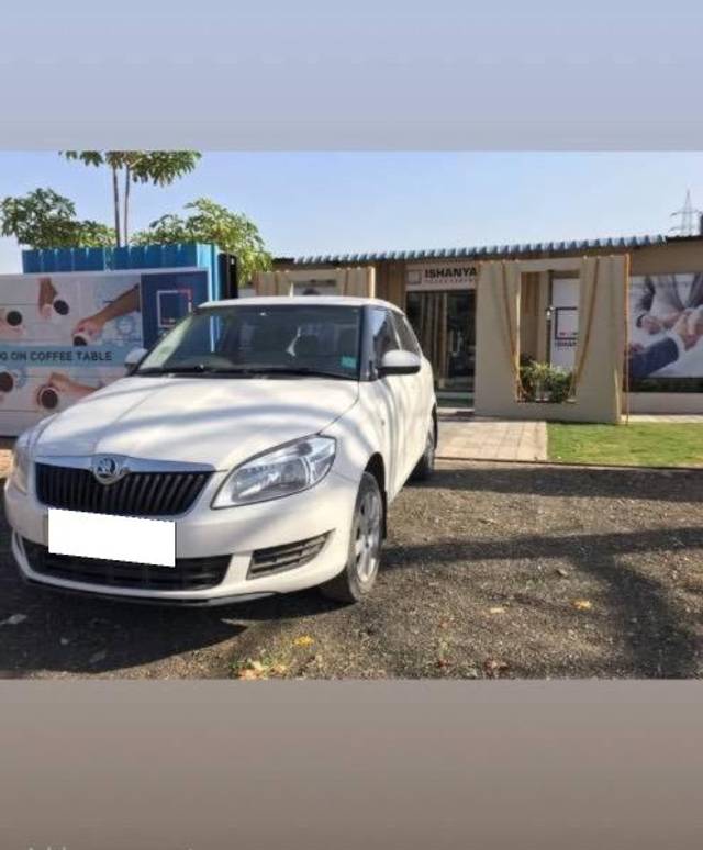 https://images10.gaadi.com/usedcar_image/4259711/original/processed_b4d6fab3-946b-483a-a06d-3ebc9a1b0dd0.jpeg?imwidth=6400