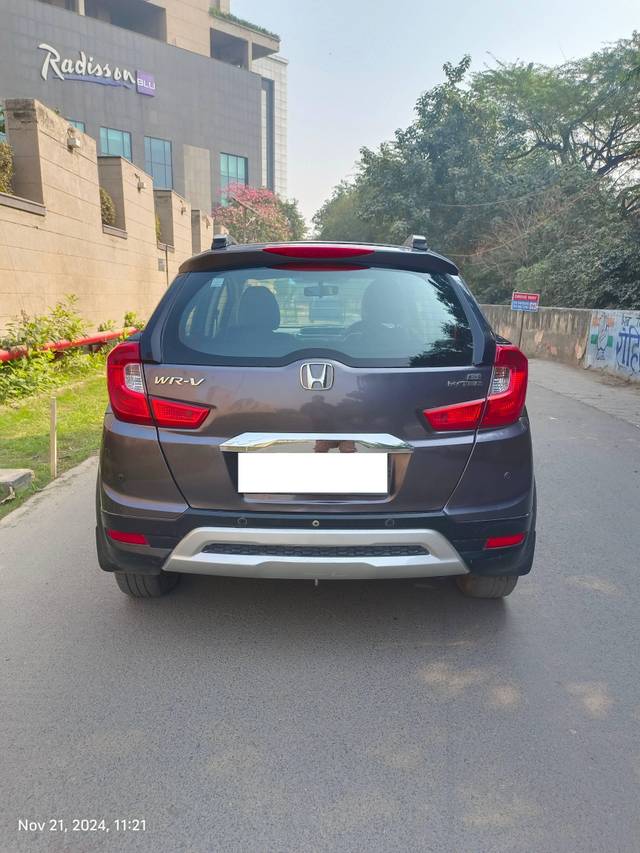 https://images10.gaadi.com/usedcar_image/4259748/original/processed_944d7126999449c5a539eb5331d5994a.jpg?imwidth=6401