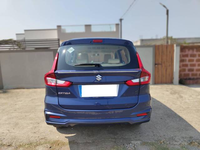 https://images10.gaadi.com/usedcar_image/4259792/original/processed_22d26d5c7c8f4043a42f82c8eb4476ba.jpg?imwidth=6402