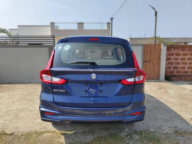 https://images10.gaadi.com/usedcar_image/4259792/original/processed_d161fd0f31fd036c470ffa13439b71b5.jpg?imwidth=6402