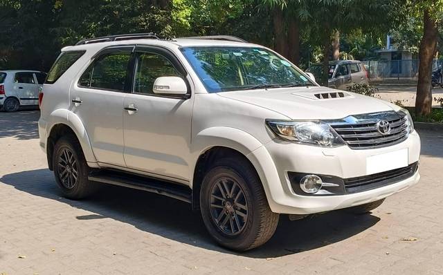 https://images10.gaadi.com/usedcar_image/4259845/original/processed_4c48111462fcb18580aa78750ffd8d8e.jpg?imwidth=6400