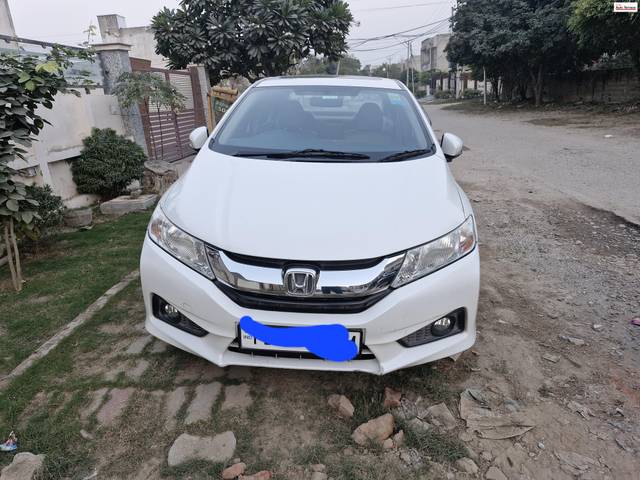 https://images10.gaadi.com/usedcar_image/4259881/original/f1d0bfafda166aba6e8c4525ae6ee98a.jpg?imwidth=6400