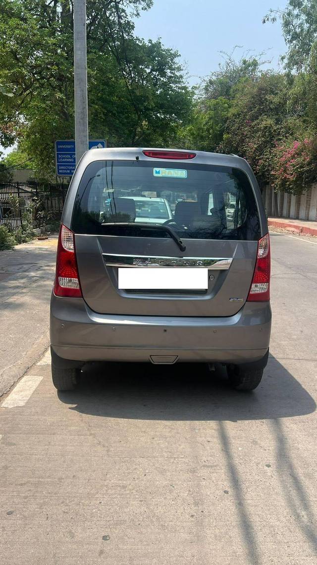 https://images10.gaadi.com/usedcar_image/4259892/original/processed_1ca782f214a6fb049b5ff92eee8fff89.jpg?imwidth=6402