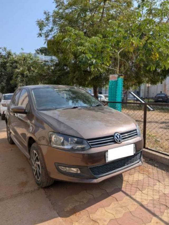 https://images10.gaadi.com/usedcar_image/4259944/original/processed_d5843779-9024-40b6-b267-203b2ef59e8d.jpg?imwidth=6400