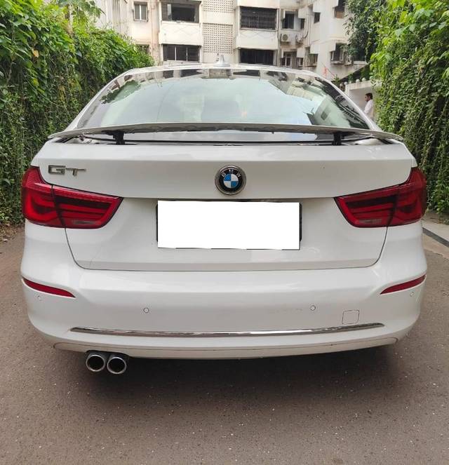 https://images10.gaadi.com/usedcar_image/4259957/original/processed_32b97ce22785d42db511062fa6e46837.jpg?imwidth=6401