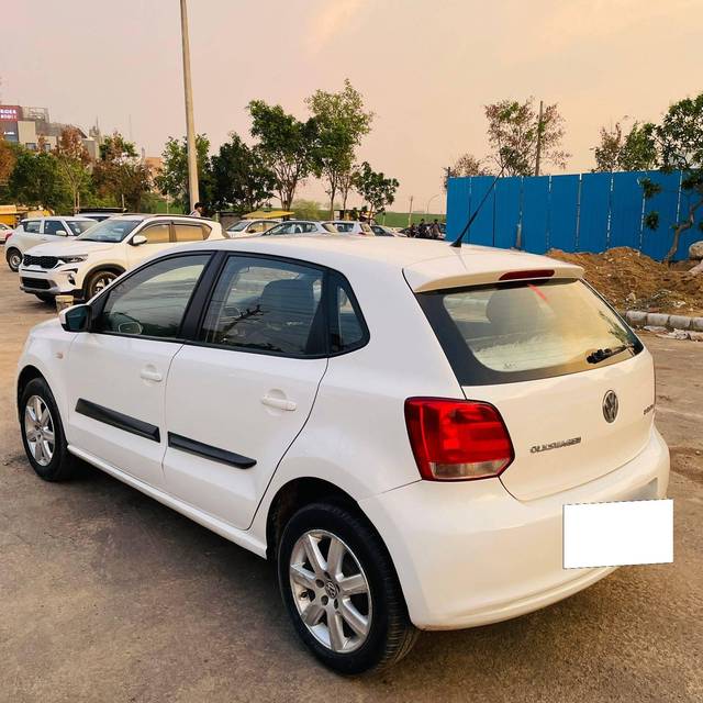 https://images10.gaadi.com/usedcar_image/4259971/original/processed_e04e6ba790bb7f5be26dcb8bc74a67f8.jpg?imwidth=6402