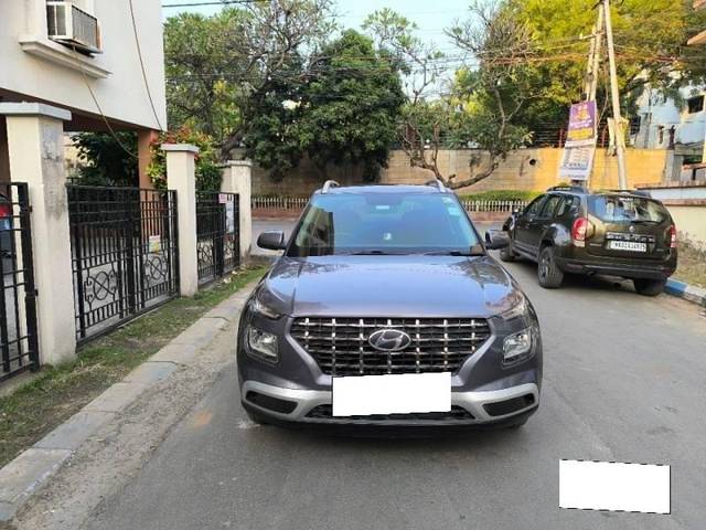 https://images10.gaadi.com/usedcar_image/4260018/original/processed_8570ff2d19a5c33ab8c39ab5b4bdf8f5.jpg?imwidth=6400