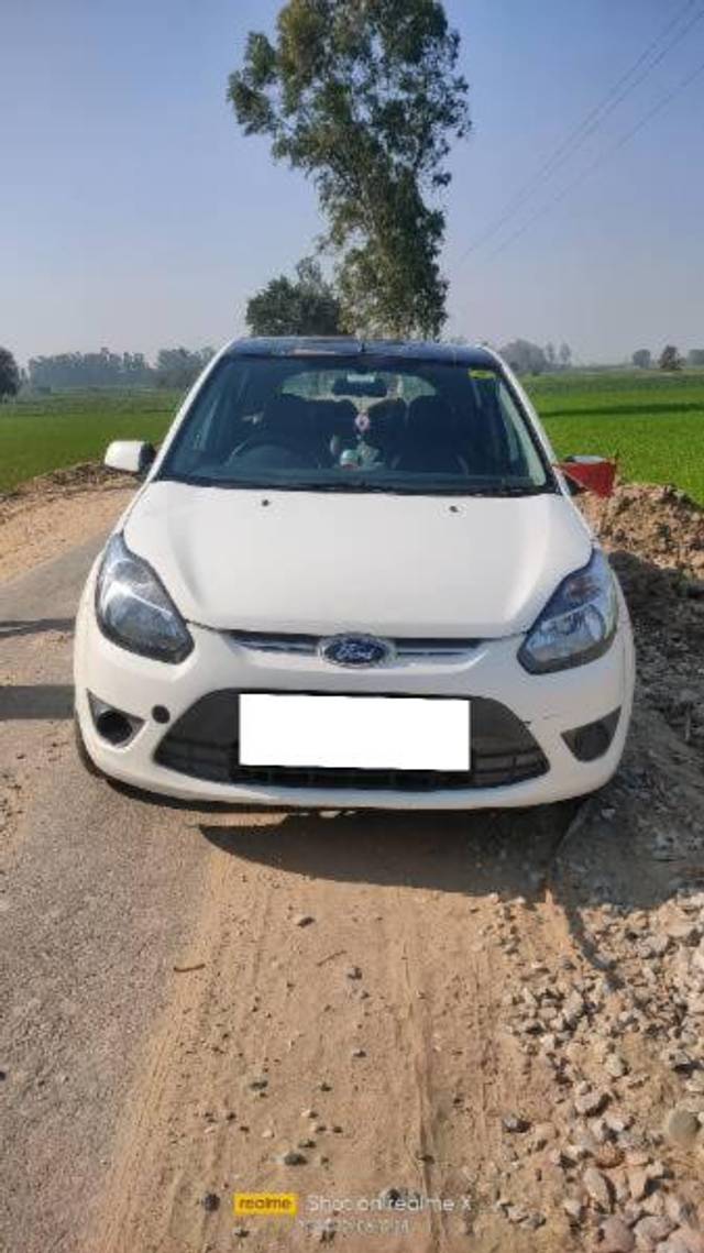 https://images10.gaadi.com/usedcar_image/4260071/original/processed_e6ef73ee-8261-440c-b3a3-a2f8d308bc3e.jpg?imwidth=6400