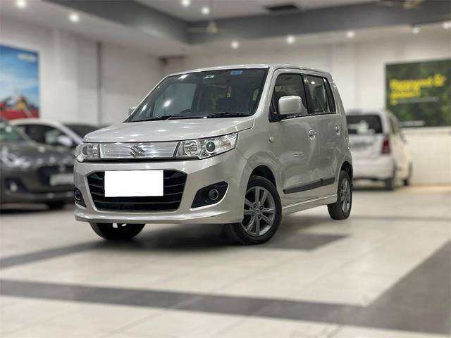 https://images10.gaadi.com/usedcar_image/4260107/original/processed_e0e471d12119318d5eca6348f8daa1fd.jpg?imwidth=6402