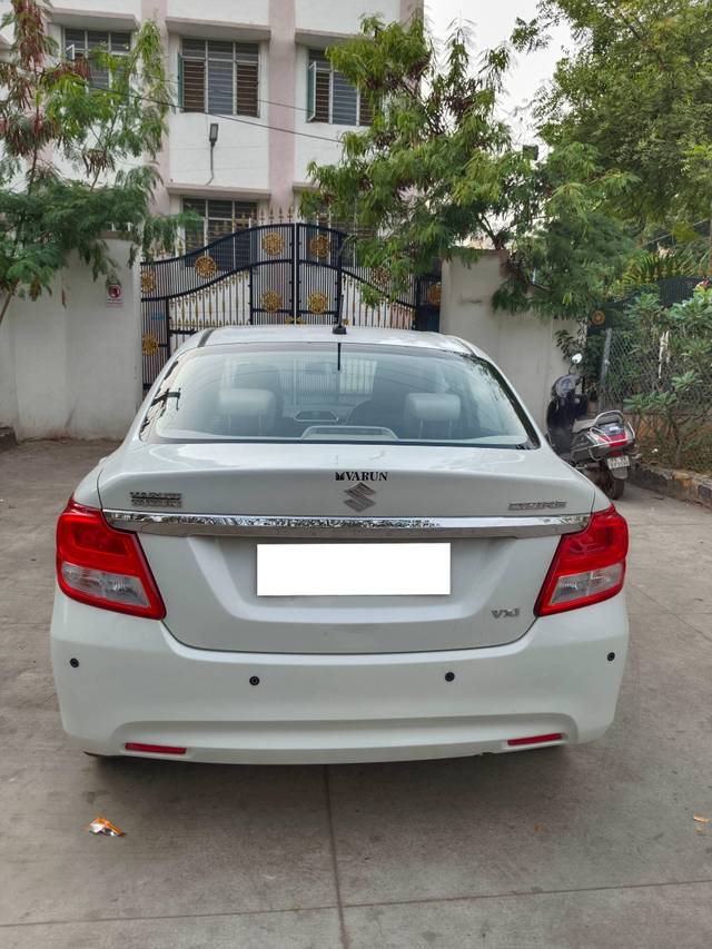 https://images10.gaadi.com/usedcar_image/4260129/original/processed_f8603d63ab0005732dea768be78e4f37.jpg?imwidth=6402