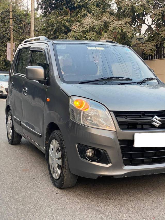 https://images10.gaadi.com/usedcar_image/4260130/original/processed_ab2b02e3c41e92b8c4c5acfe78d96586.jpg?imwidth=6400