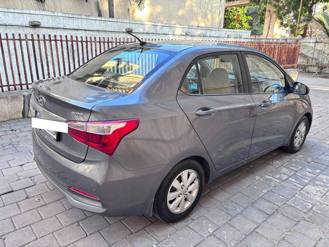 https://images10.gaadi.com/usedcar_image/4260153/original/processed_b94bd1d547d9fb52006d57a1ffa268e7.jpg?imwidth=6401