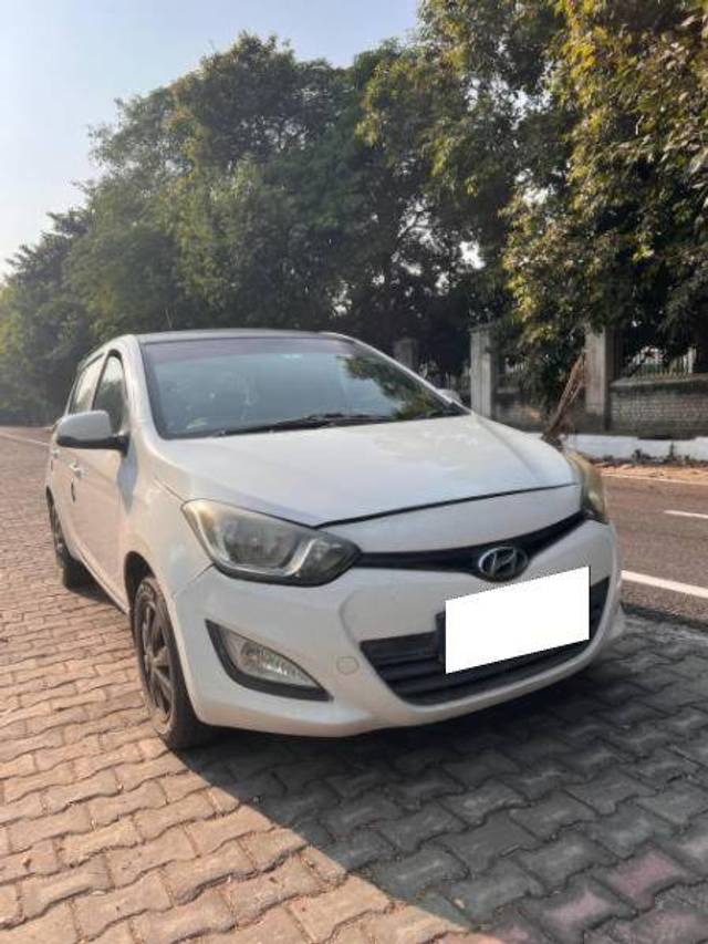 https://images10.gaadi.com/usedcar_image/4260244/original/5ef88efe86305e2d45770dc635504e83.jpg?imwidth=6400