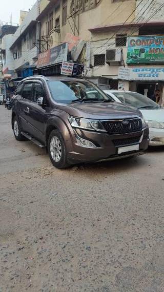 Mahindra XUV500 Mahindra XUV500 W10 AWD